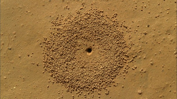 Jananne al-Ani, film still from 'Excavators', 2010, digitised super 16mm film, in 'Excavations' at Hayward Project Space, London. Photo credit Noski Deville. Image courtesy Ikono.org