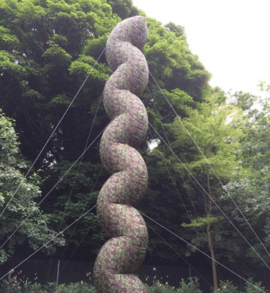 Andrei Costache, 'Column 1', 2014, inflatable, in Bloomberg New Contemporaries 2015 at the ICA, London. Image courtesy www.newcontemporaries.org.uk