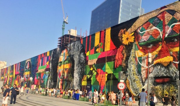 Eduardo Kobra, 'Etnias [Ethnicities]', 2016, mural 620-feet long, at Praça Mauá port, Rio de Janeiro. Photo: Kelise Franclemont.