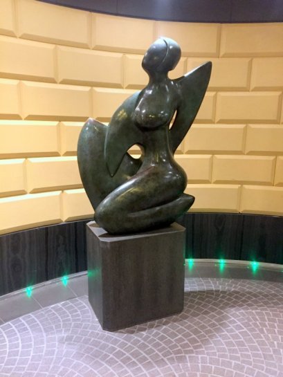 Artist, title, and date unknown, aboard MSC Splendida, 2016. Photo credit Kelise Franclemont.